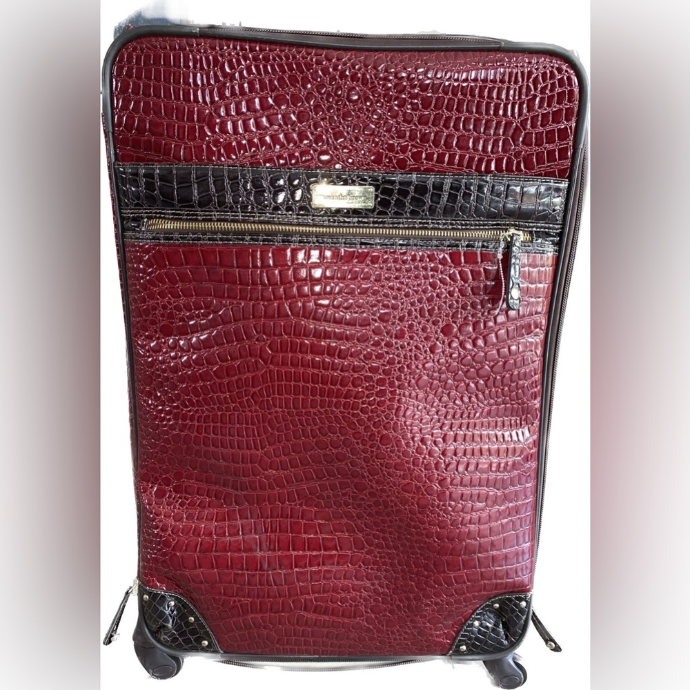 Samantha Brown 28” spinner